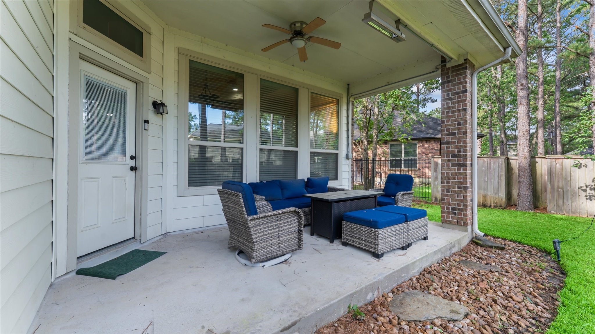 14 Painted Post Place Spring, TX 77389 - Photo 37 of 43 a outdoor living space with furniture and a garden