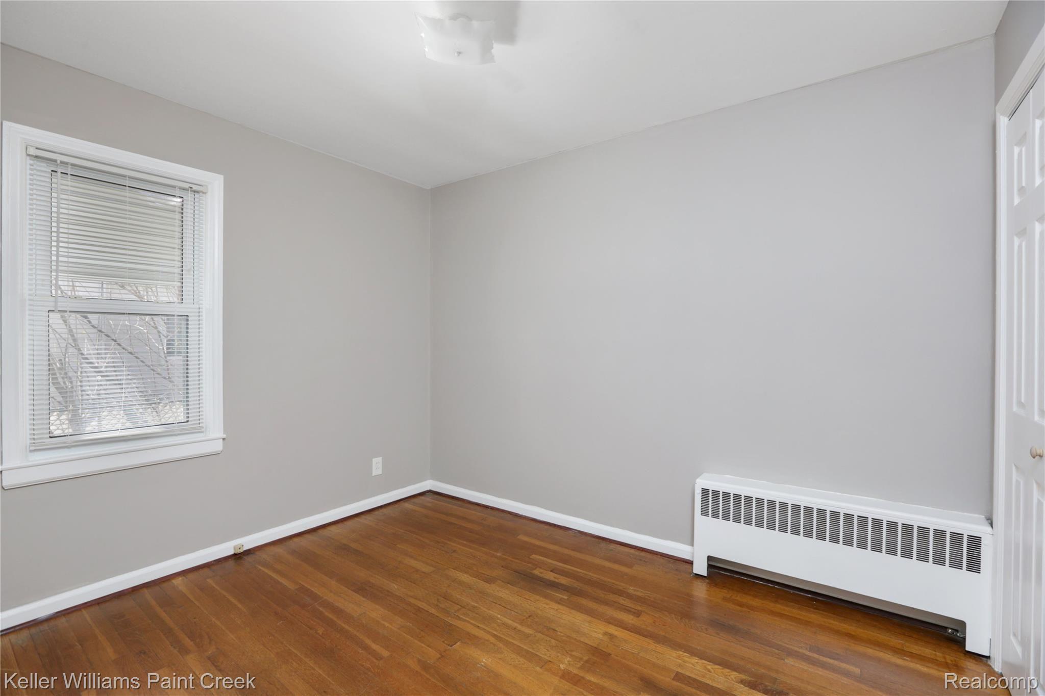1069 East 14 Mile Road Clawson, MI 48017 - Photo 9 of 18 1069 E 14 Mile Rd Clawson0020.jpg
