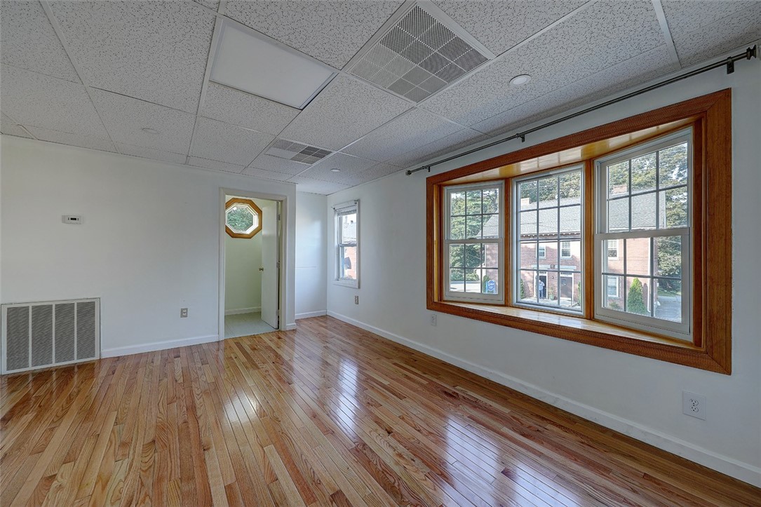 1393 Mendon Road Cumberland, RI 02864 - Photo 4 of 23