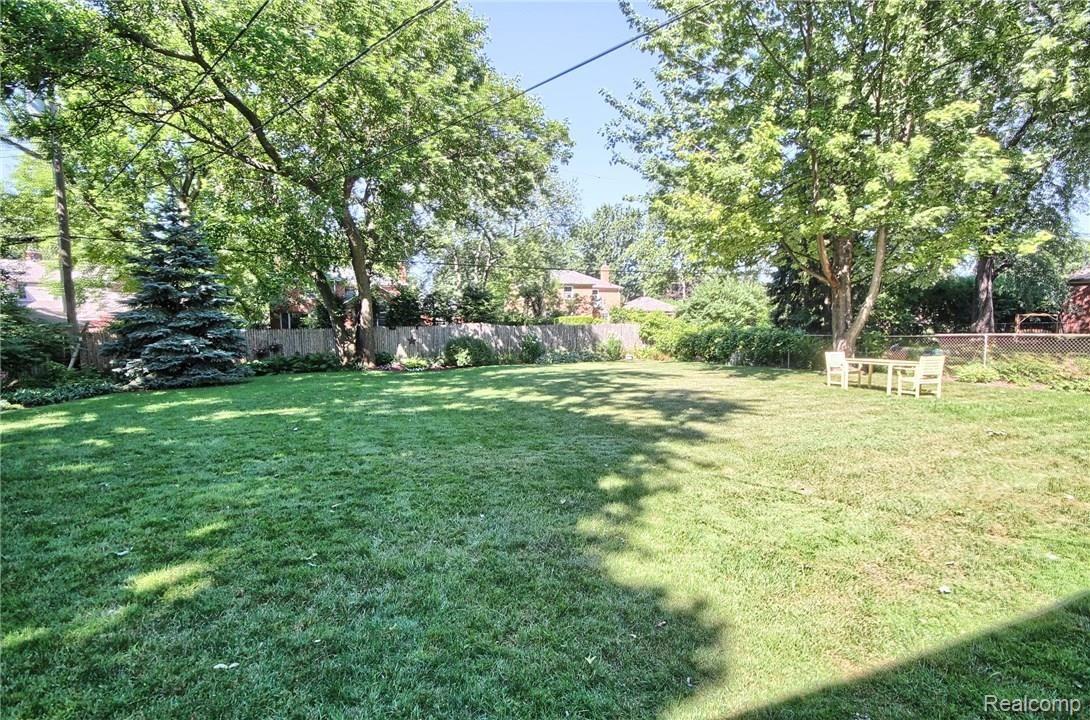 961 Trombley Road Grosse Pointe, MI 48230 - Photo 31 of 31 Backyard.jpg