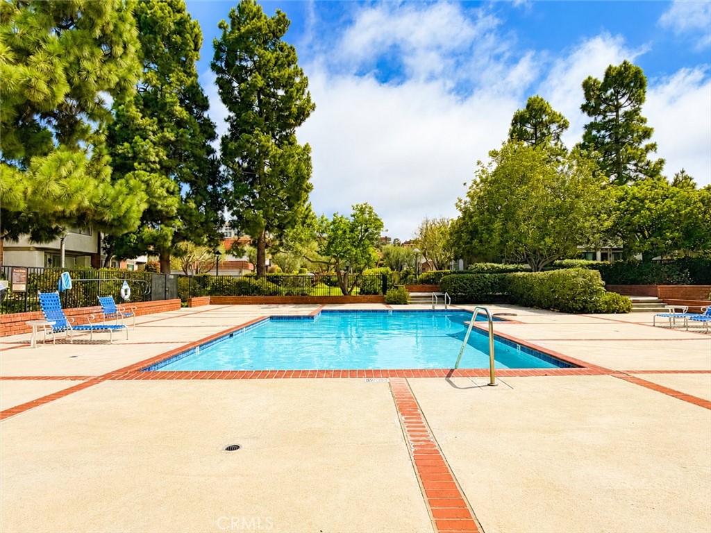 27943 Ridgebrook Court Rancho Palos Verdes, CA 90275 - Photo 38 of 42 Community Pool