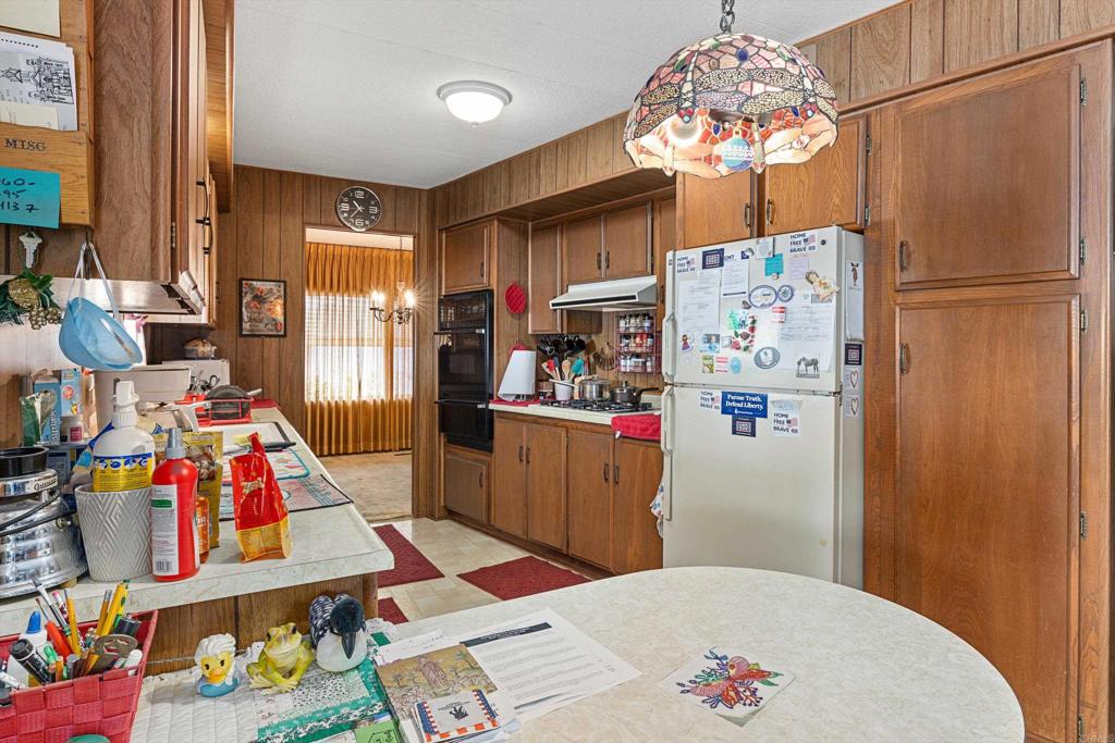 65 Brookside Lane Oceanside, CA 92056 - Photo 14 of 28 a very nice looking room with many windows