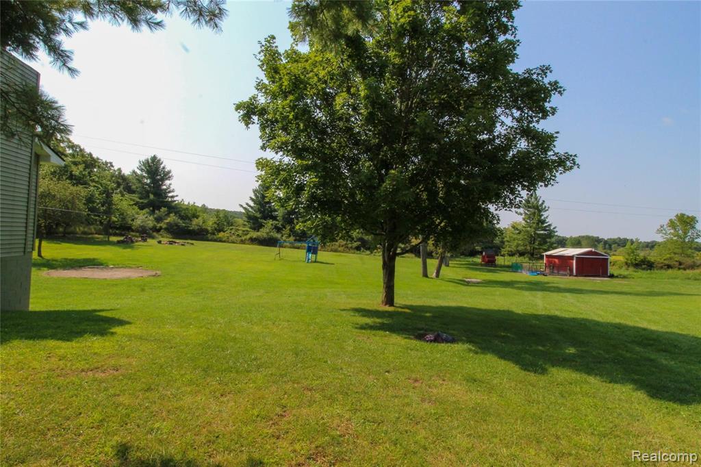 10250 County Line Road Ortonville, MI 48462 - Photo 32 of 41