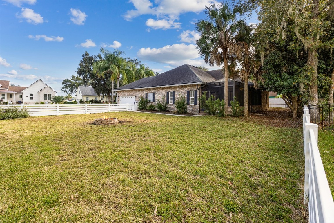 96286 Springwood Lane Fernandina Beach, FL 32034 - Photo 12 of 59 Large side yard on the corner lot