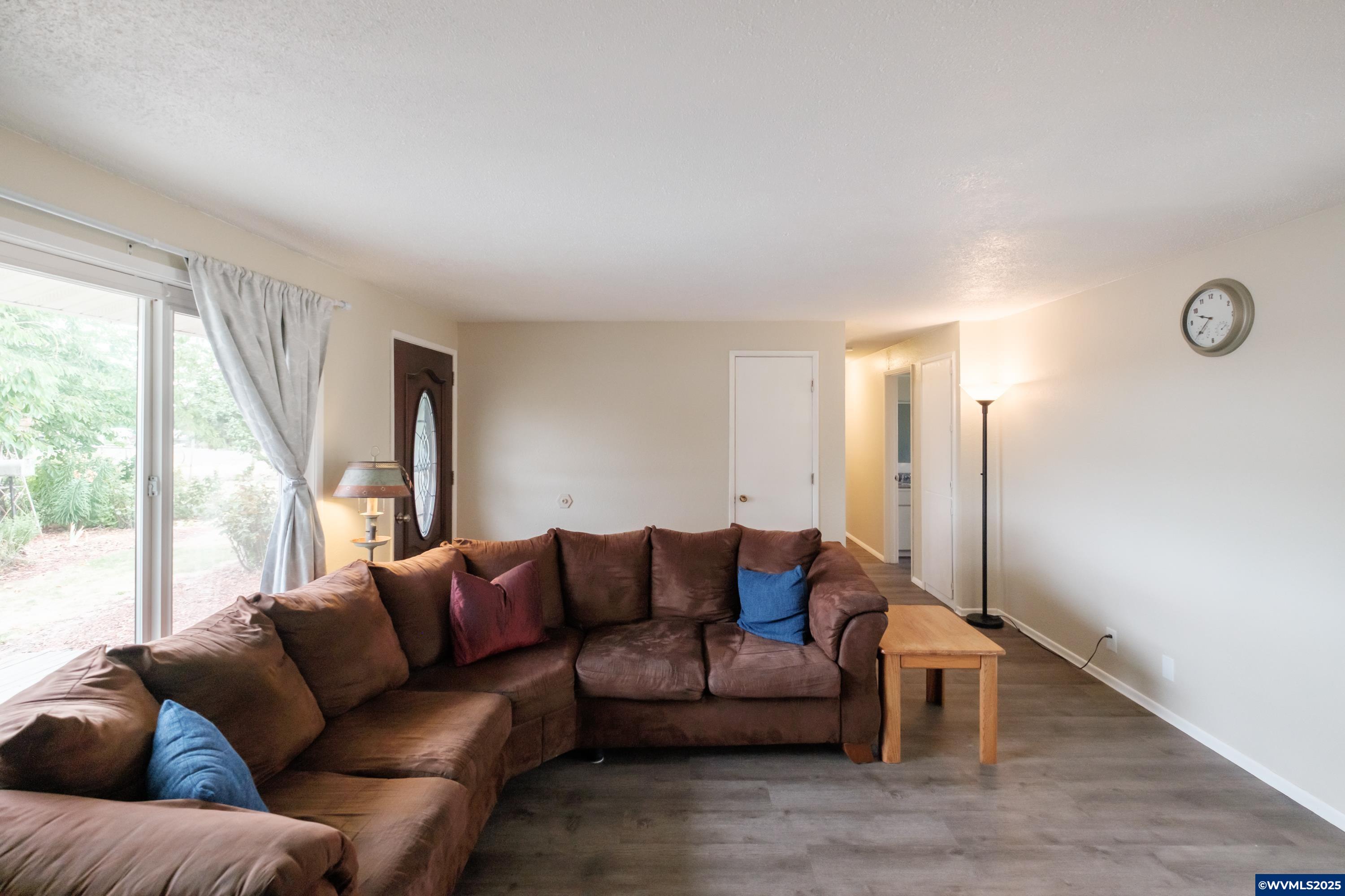 38973 Groshong Road Northeast Albany, OR 97321 - Photo 8 of 48 Gallery Image 8