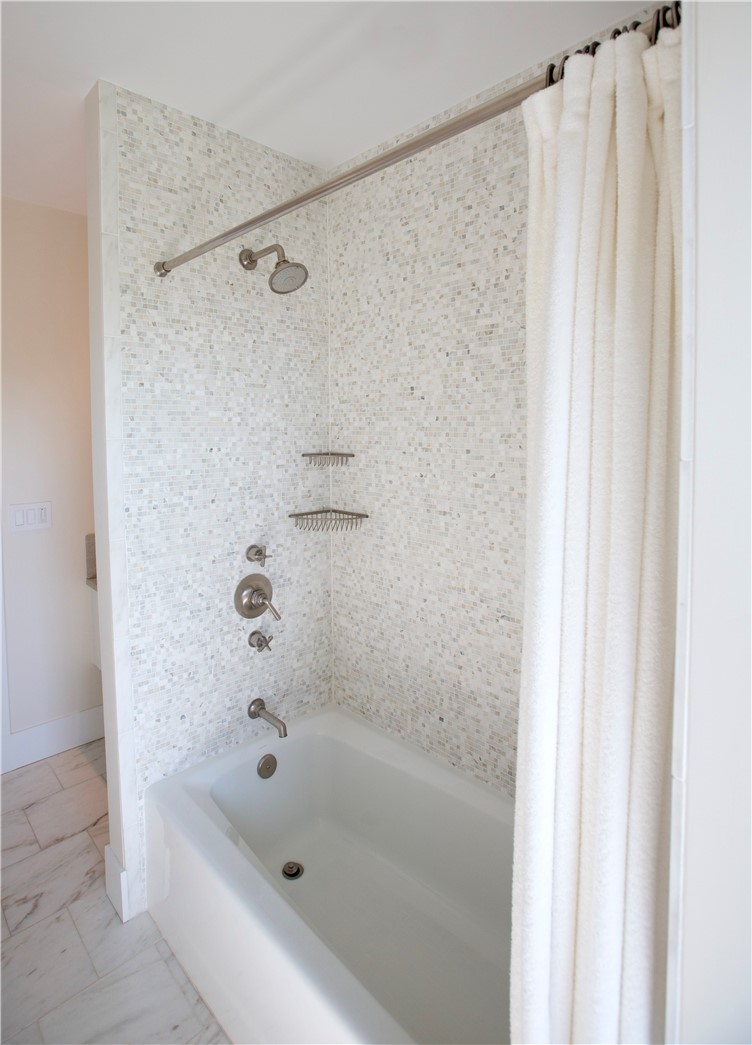 1062 Dunn Town Road Block Island, RI 02807 - Photo 34 of 46 shared bath tub/shower
