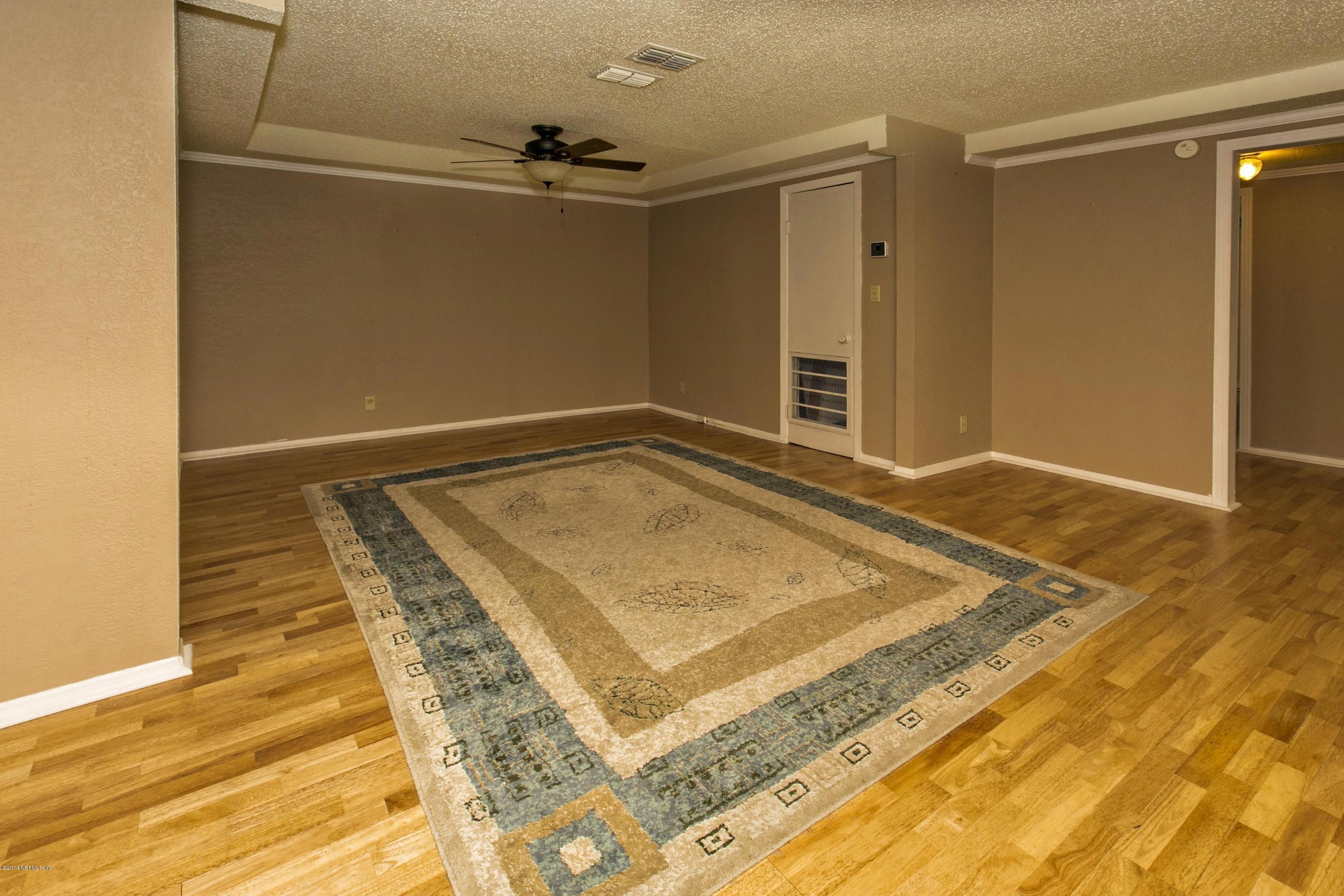 11668 Wynell Road Jacksonville, FL 32218 - Photo 3 of 17 008_Living Room