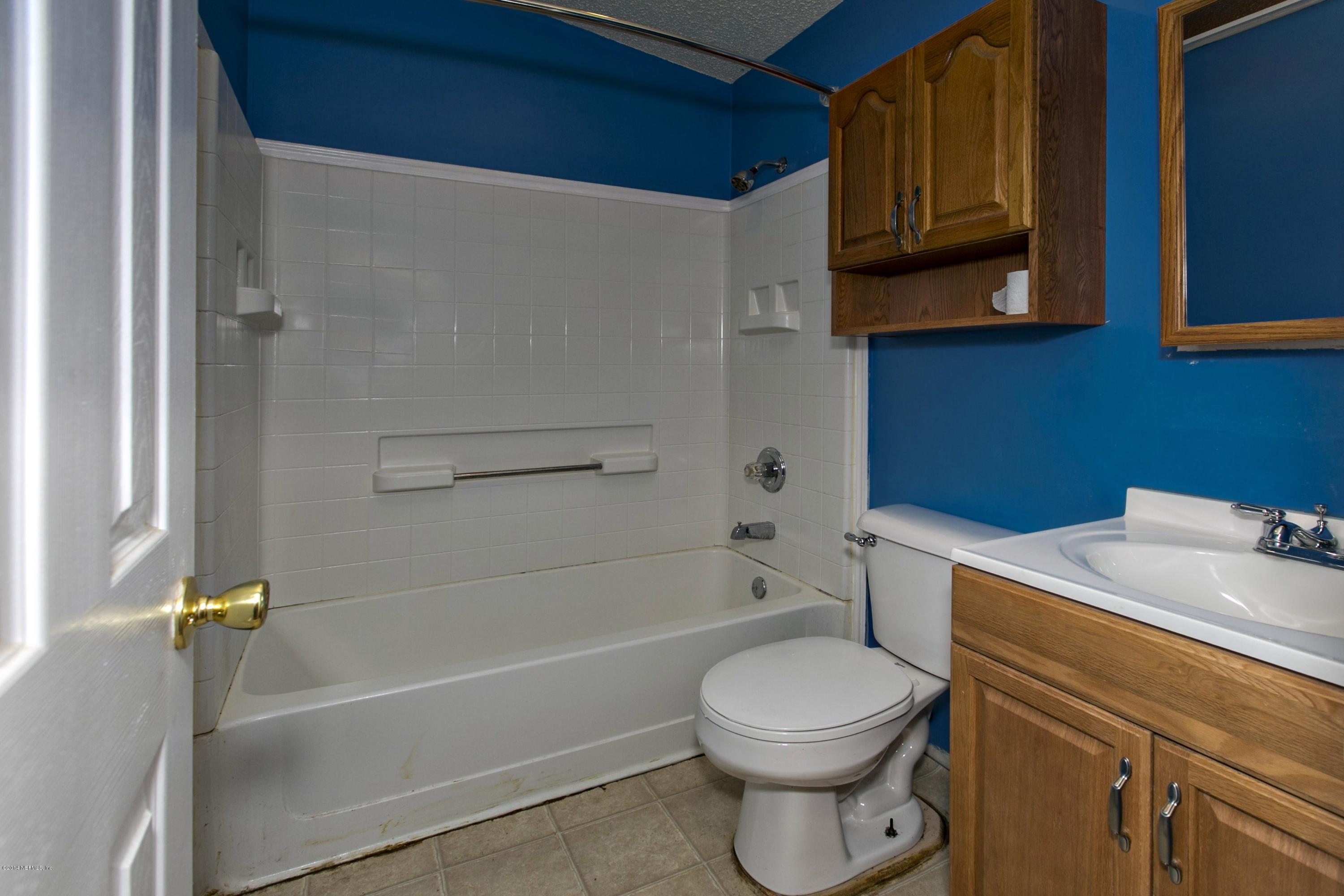 11668 Wynell Road Jacksonville, FL 32218 - Photo 9 of 17 012_Master Bathroom