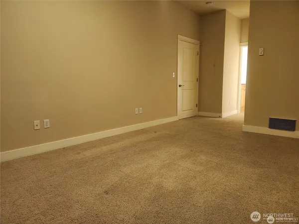 $1,700 | 400 Washington Avenue, Unit 306, Bremerton, WA 98337