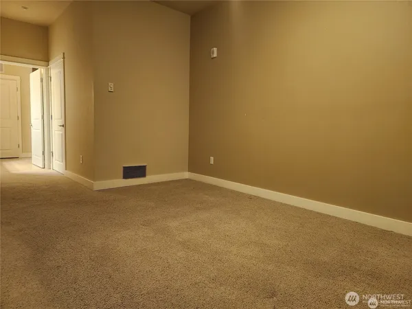$1,700 | 400 Washington Avenue, Unit 306, Bremerton, WA 98337