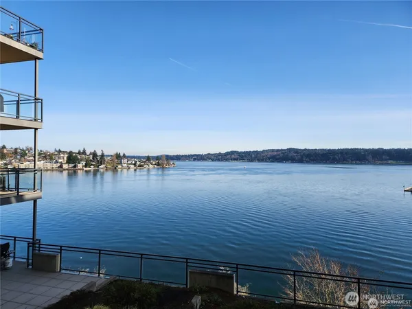 $1,700 | 400 Washington Avenue, Unit 306, Bremerton, WA 98337