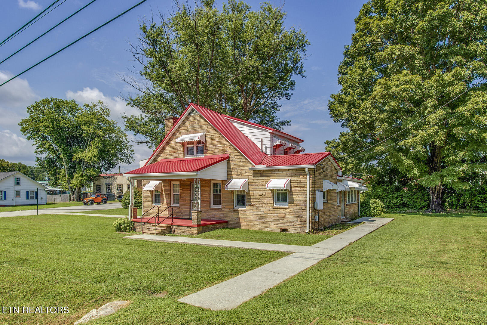 522 Court Street Wartburg, TN 37887 - Photo 49 of 59 49_CourtStreet_522_BackRight