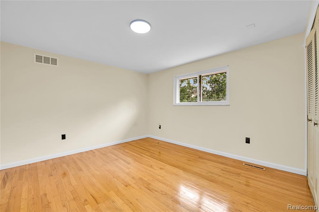 19128 Cheyenne Street Clinton Township, MI 48036 - Photo 17 of 36