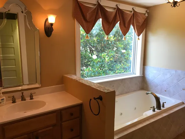 $2,349 | 356 Pennsylvania Avenue, Salem, VA 24153