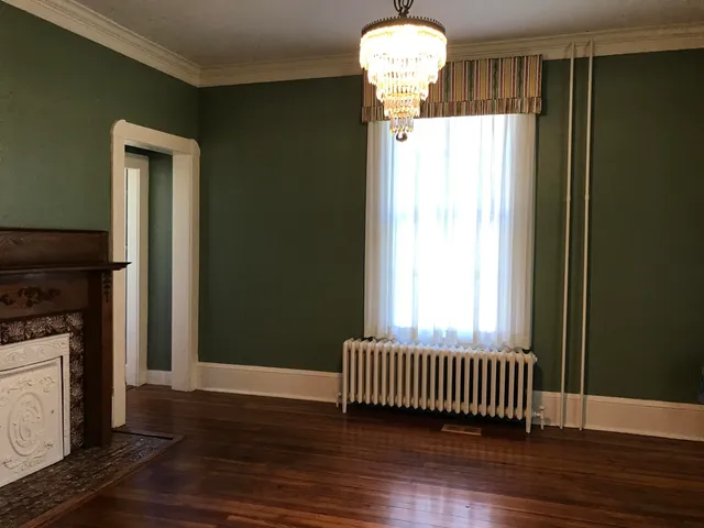 $2,349 | 356 Pennsylvania Avenue, Salem, VA 24153