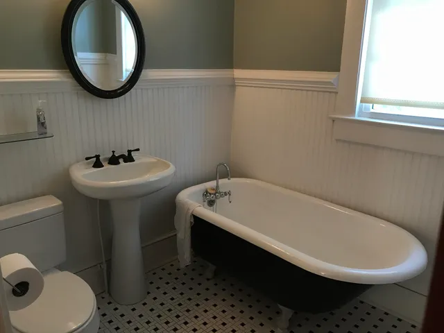 $2,349 | 356 Pennsylvania Avenue, Salem, VA 24153