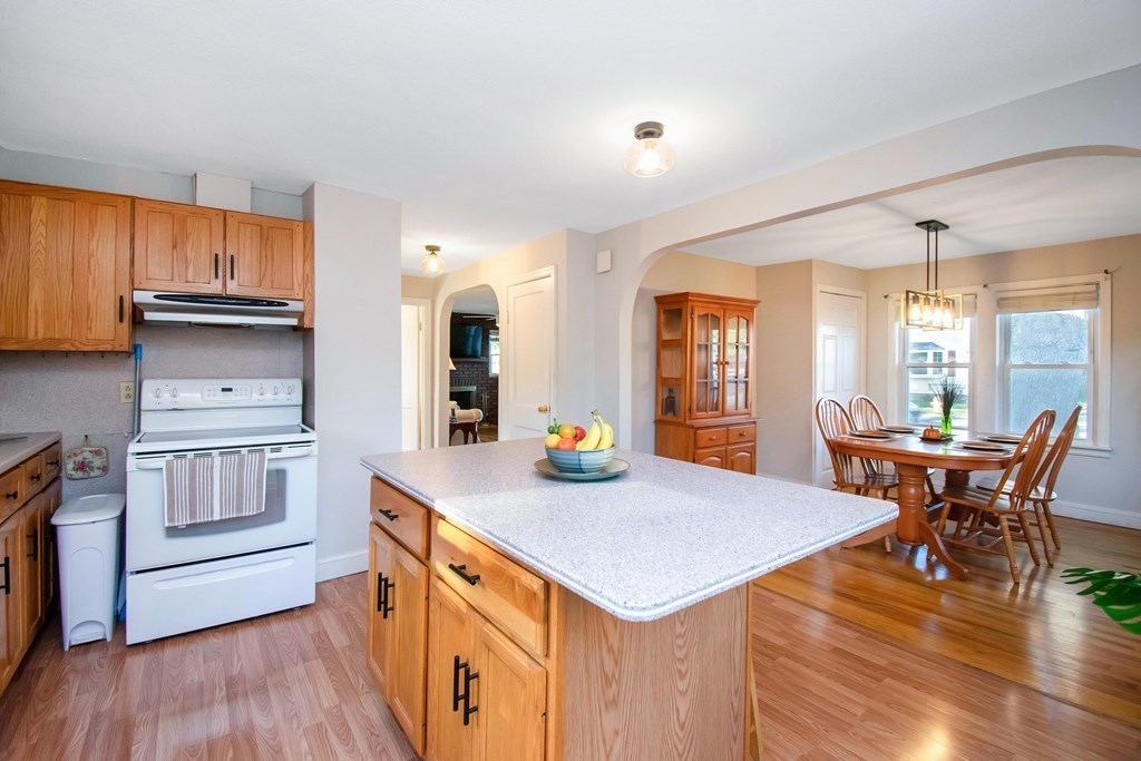 254 Nottingham Street Springfield, MA 01104 - Photo 13 of 31