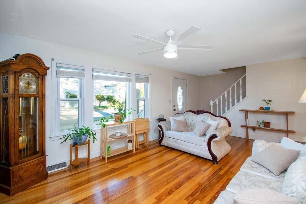 254 Nottingham Street Springfield, MA 01104 - Photo 3 of 31