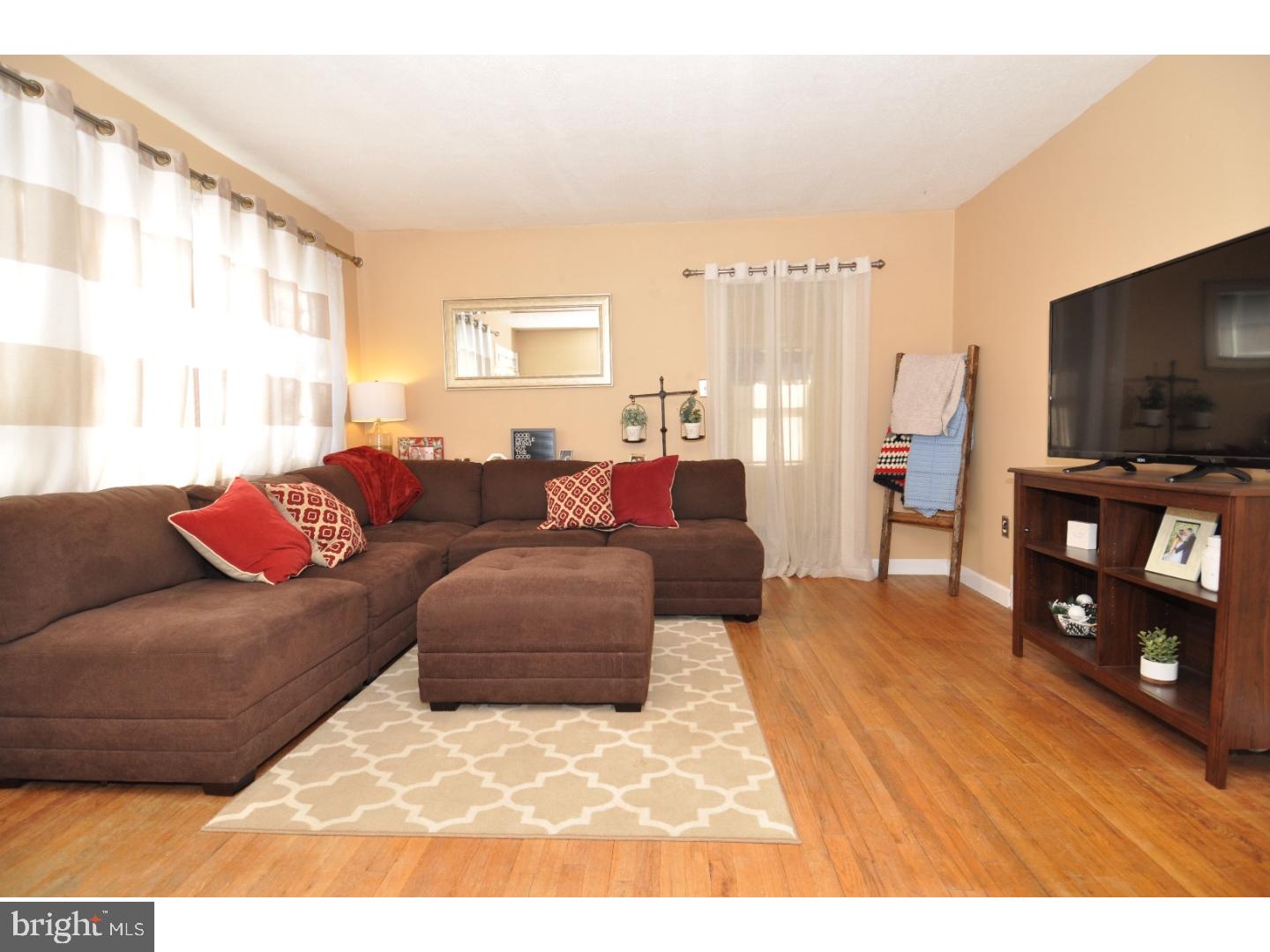 17 Front Street Mount Holly, NJ 08060 - Photo 6 of 21 Living Room