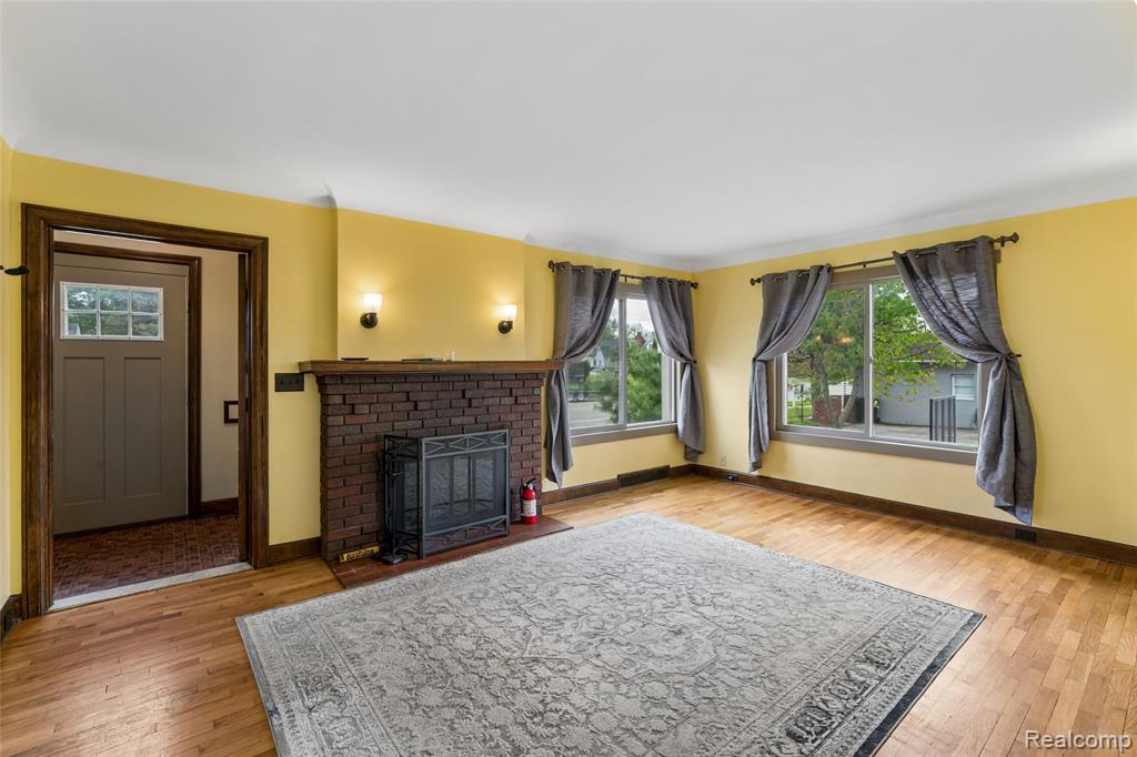 317 East Grand River Road Fowlerville, MI 48836 - Photo 2 of 35