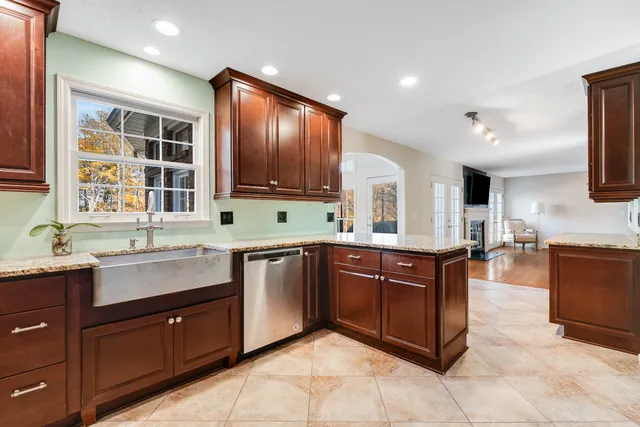 $1,100,000 | 5936 Woodland Hills Drive, Nashville, TN 37211