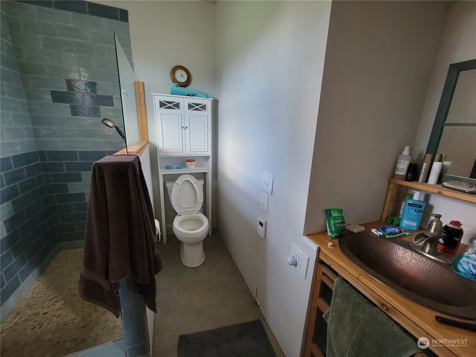 5099 M Allen Road Springdale, WA 99173 - Photo 7 of 38 a bathroom with a toilet and a sink