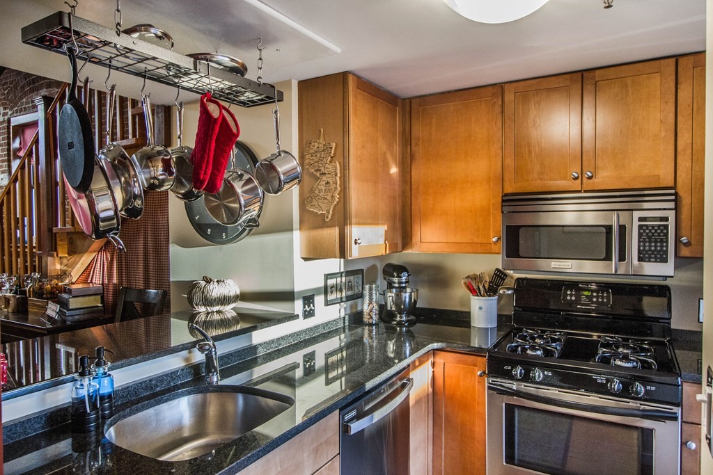 1 Envelope Terrace, Unit TH5 Worcester, MA 01604 - Photo 17 of 28 Gallery Image 17