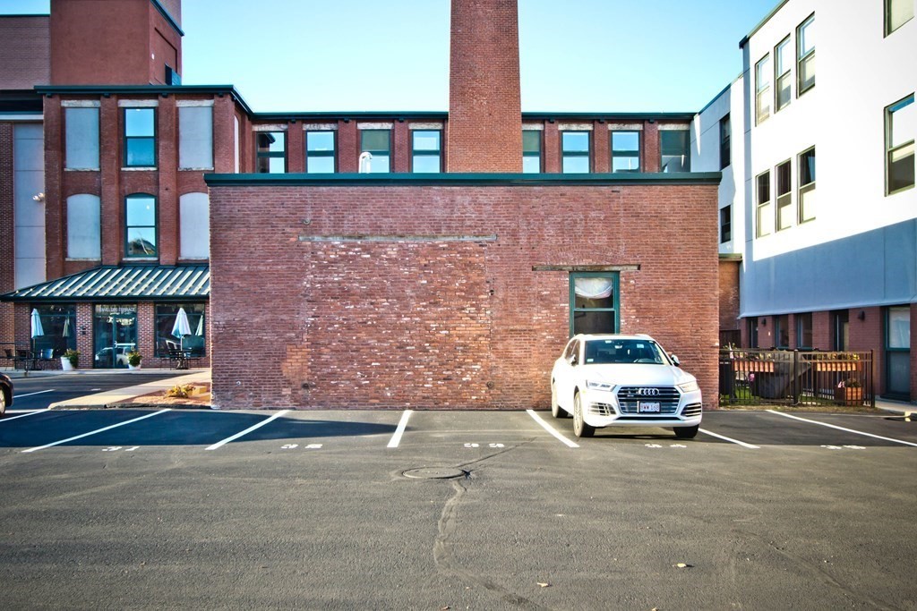 1 Envelope Terrace, Unit TH5 Worcester, MA 01604 - Photo 4 of 28 Gallery Image 4