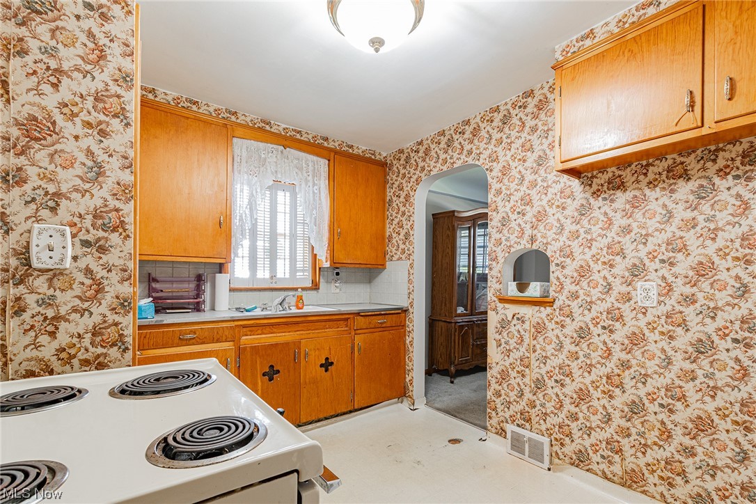 11000 McCracken Road Cleveland, OH 44125 - Photo 15 of 32