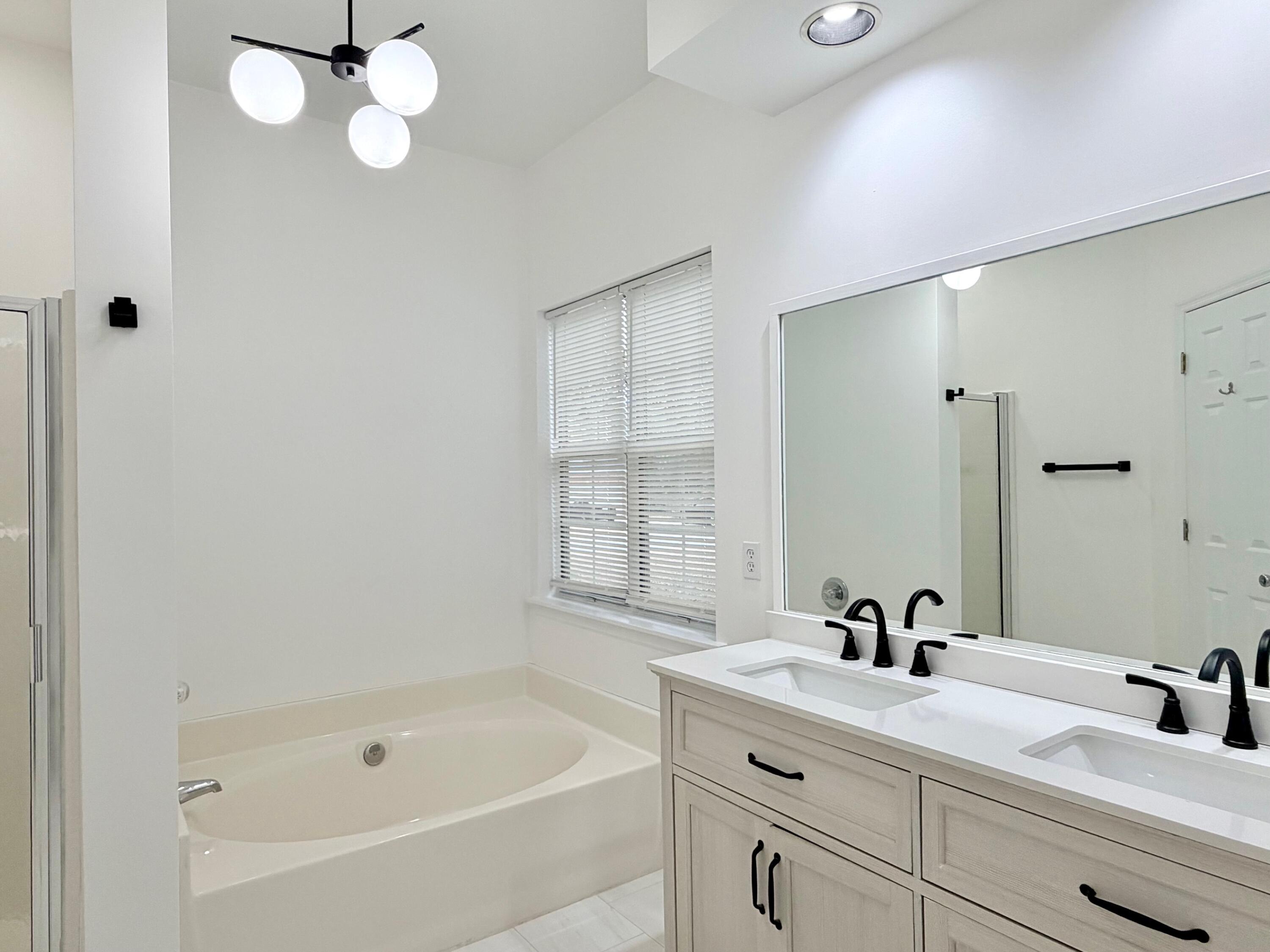 267 Mossy Oak Way Mount Pleasant, SC 29464 - Photo 15 of 27 Bathroom features