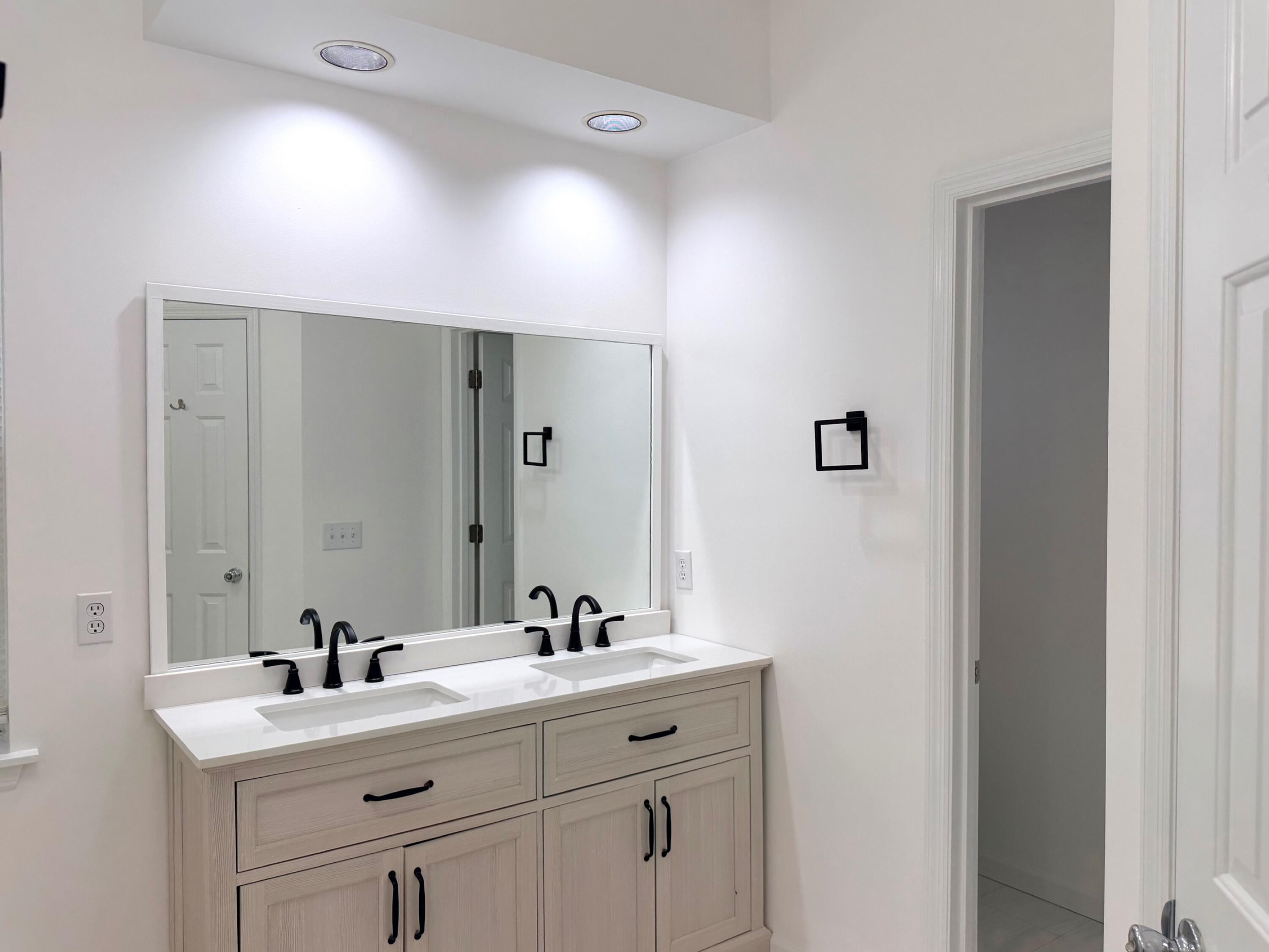 267 Mossy Oak Way Mount Pleasant, SC 29464 - Photo 16 of 27 2 Sink vanity