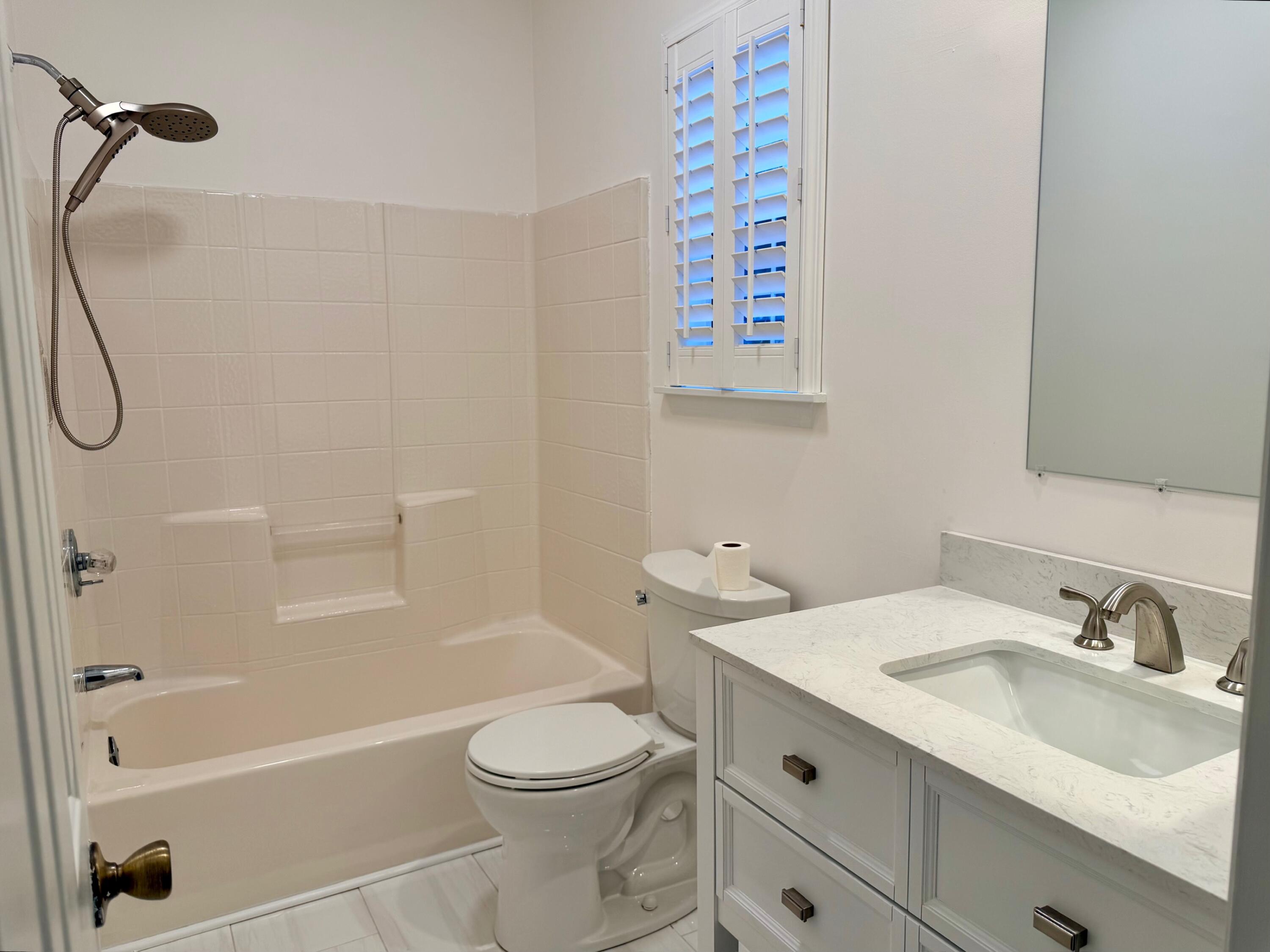 267 Mossy Oak Way Mount Pleasant, SC 29464 - Photo 23 of 27 Shared full bathroom