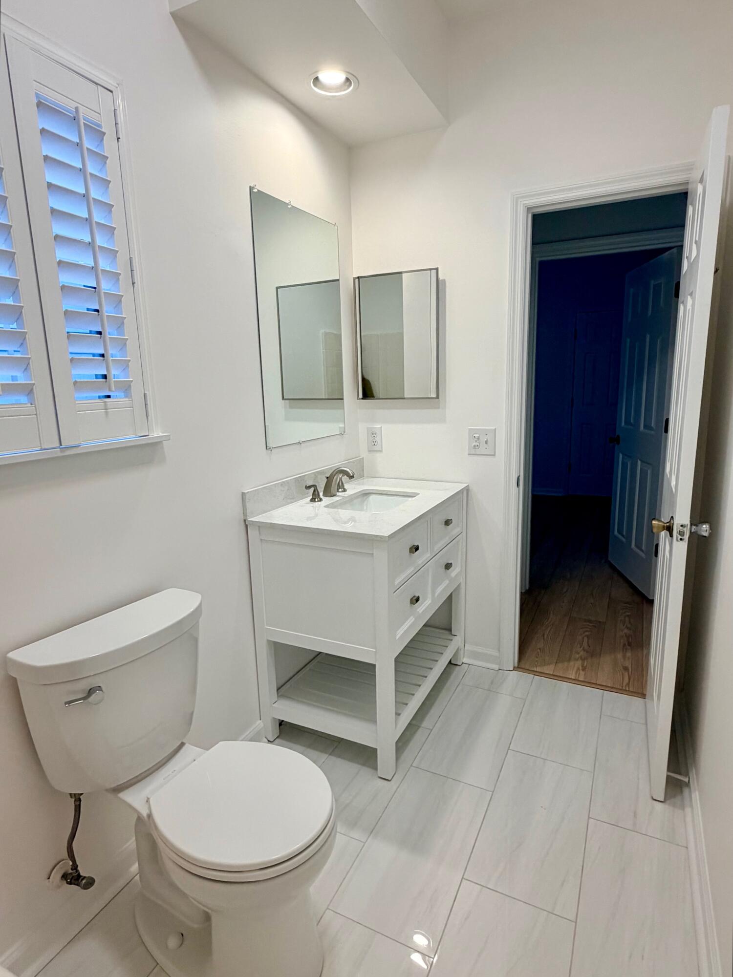 267 Mossy Oak Way Mount Pleasant, SC 29464 - Photo 24 of 27 Shared full bathroom