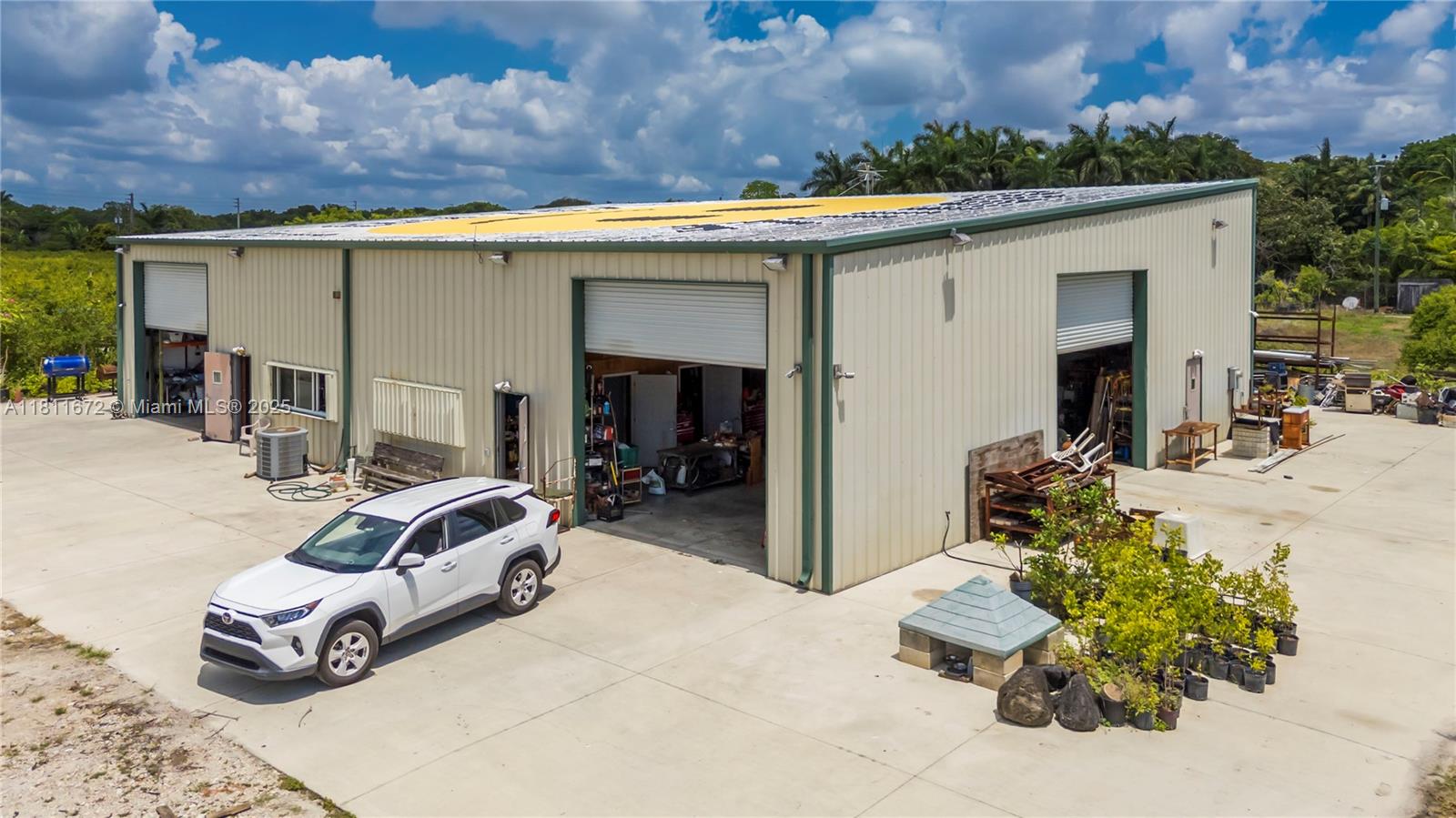 4077 Southwest 121st Terrace Davie, FL 33330 - Photo 8 of 85