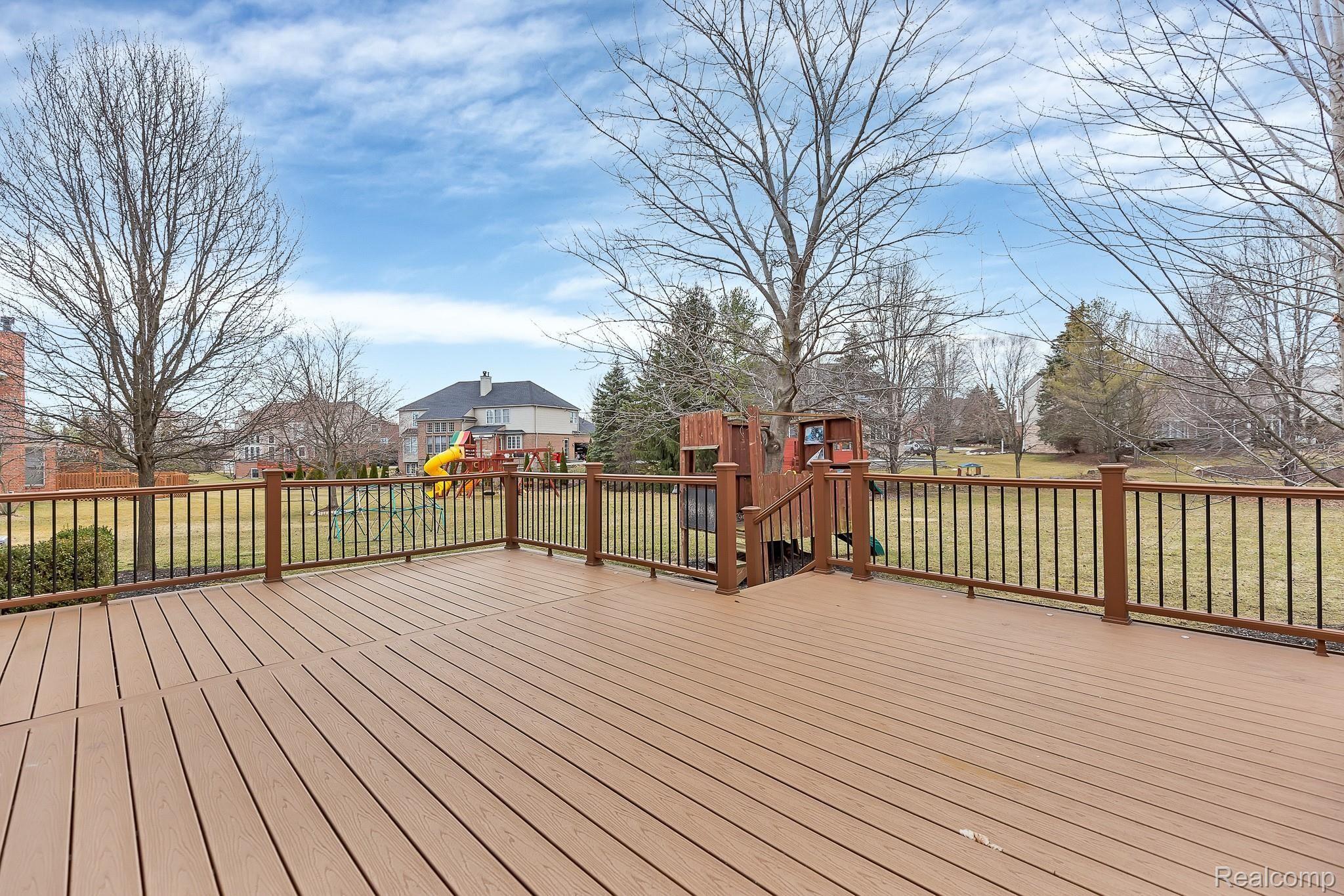 653 Wyngate Drive Rochester, MI 48307 - Photo 48 of 48 5.jpg