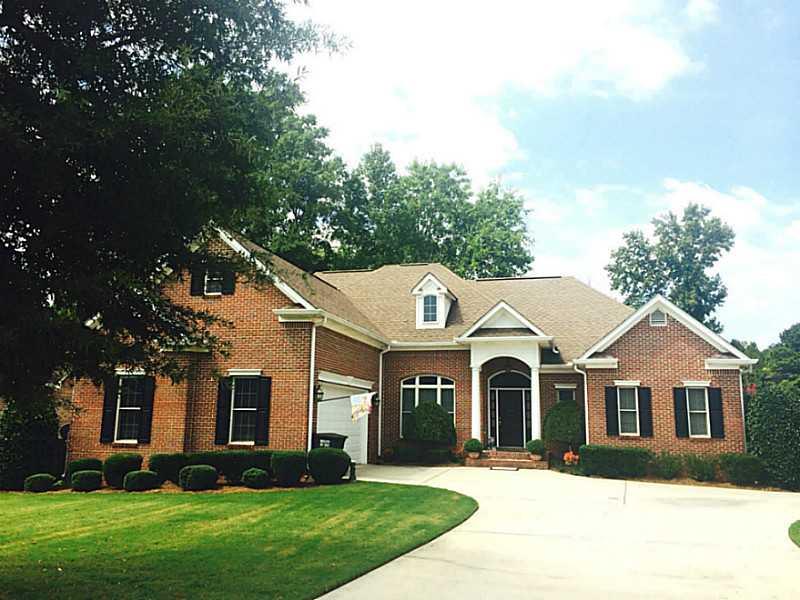 Exterior Front. Four-sided brick beauty with dual-entry driveway in one of Calhoun s most desirable neighborhoods