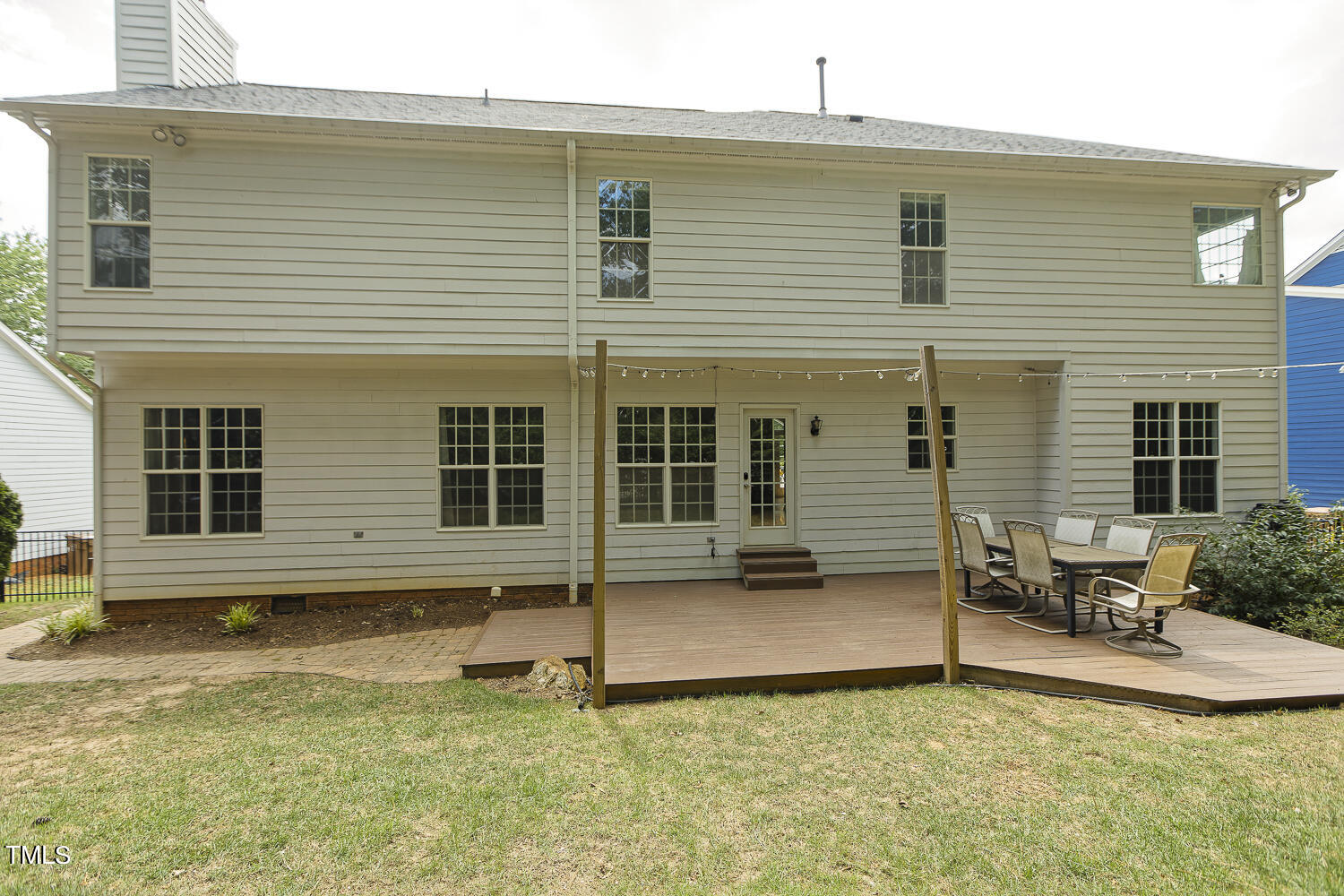 106 Tawny Ridge Lane Cary, NC 27513 - Photo 18 of 19 a backyard of a house