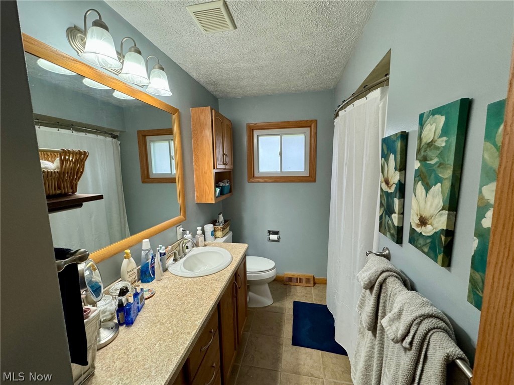 2615 Merria Road Stow, OH 44224 - Photo 8 of 32 Full Bath Main Level
