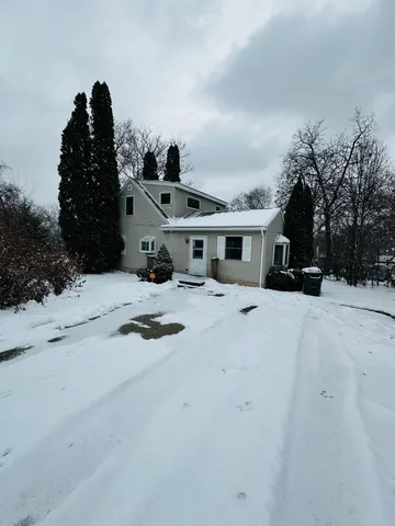 $2,080 | 1940 East Cedarwood Circle, Round Lake Heights, IL 60073