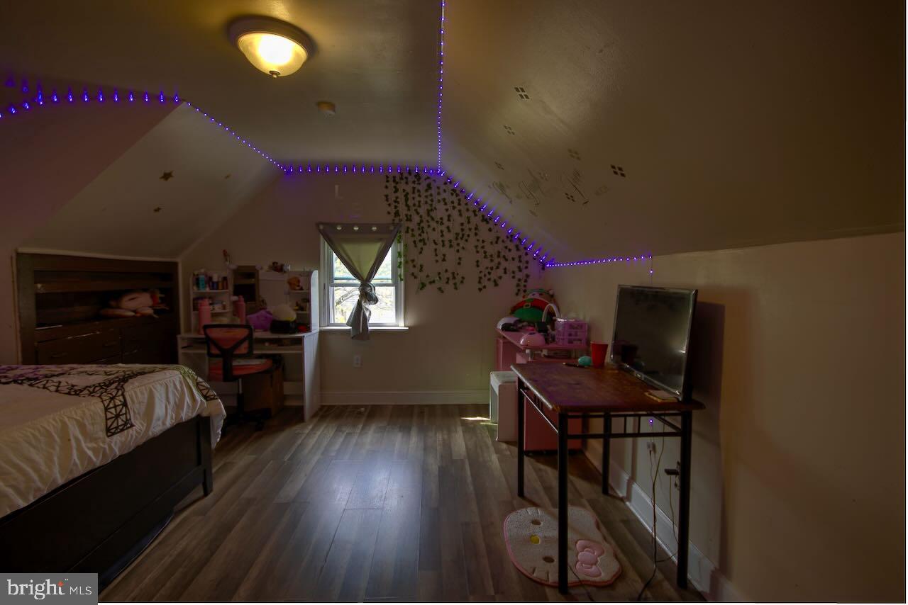 1047 Harrison Street Bristol, PA 19007 - Photo 14 of 21