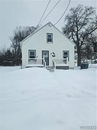 $1,300 | 2003 Virginia Avenue, Niagara Falls, NY 14305