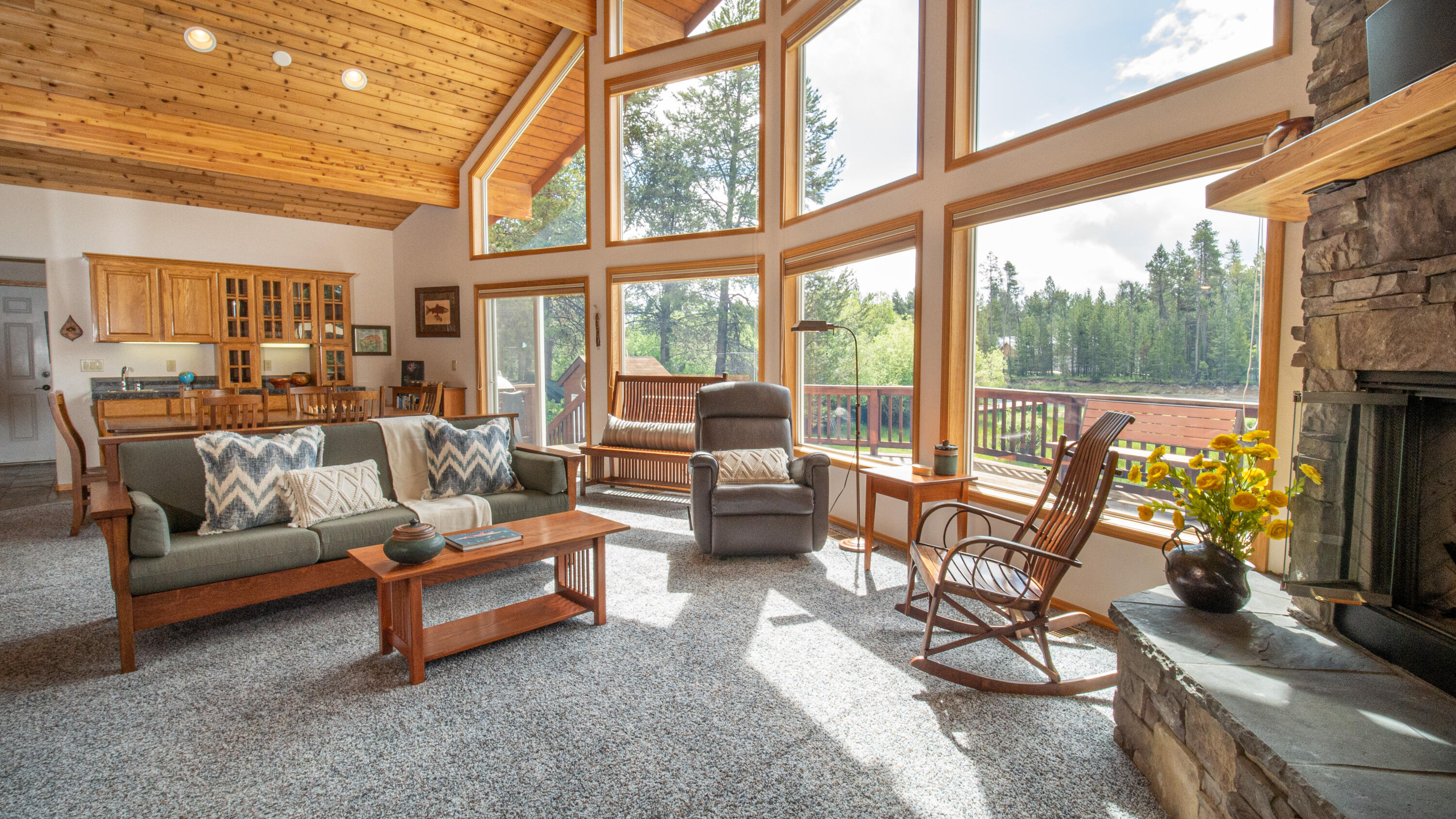 17079 Upland Road Bend, OR 97707 - Photo 6 of 32 Open Living Area