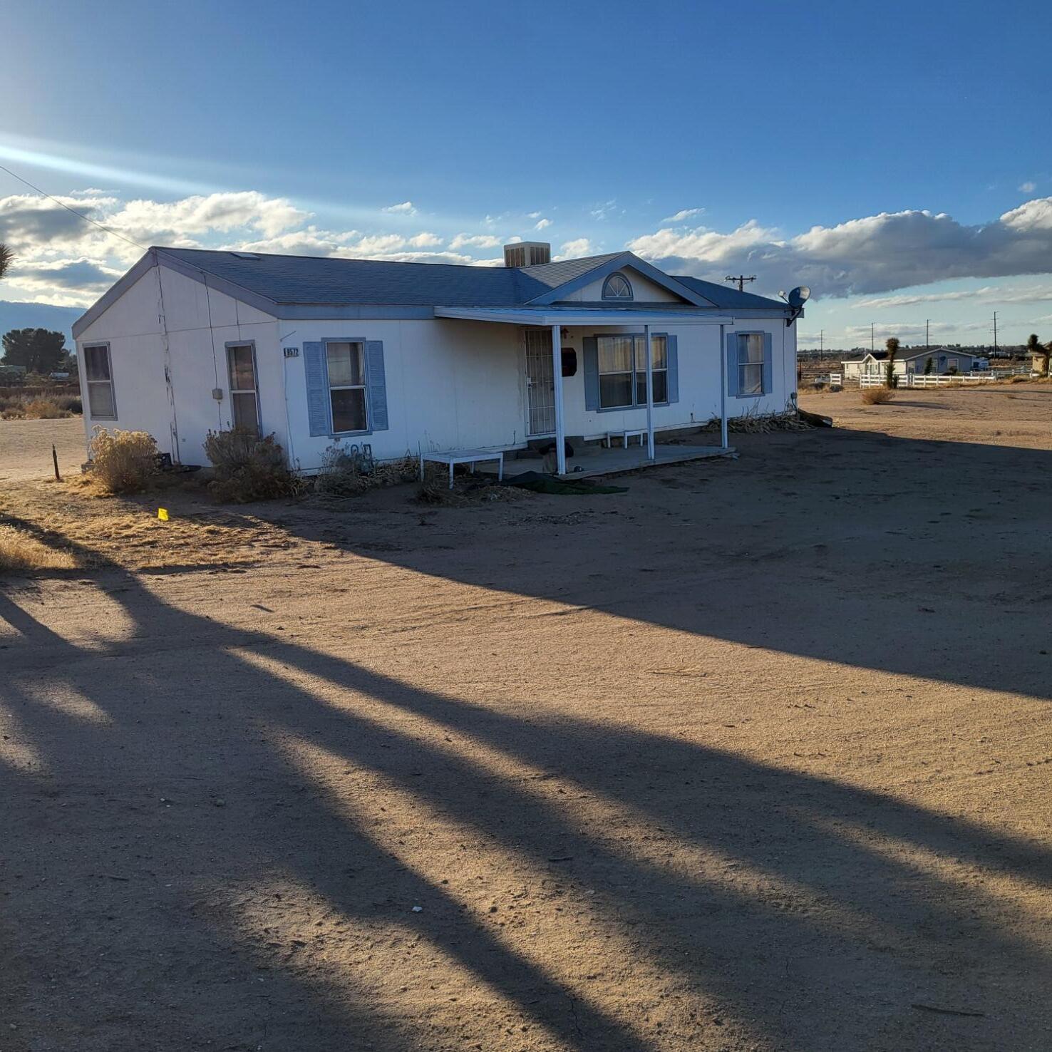 9572 Smith Road Phelan, CA 92371 - Photo 2 of 43 20250205_161149
