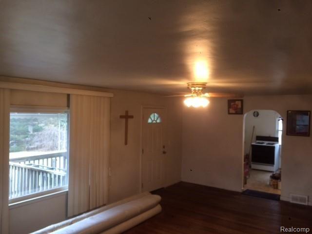 10389 Denton Hill Road Fenton, MI 48430 - Photo 6 of 14 IMG_9389.JPG