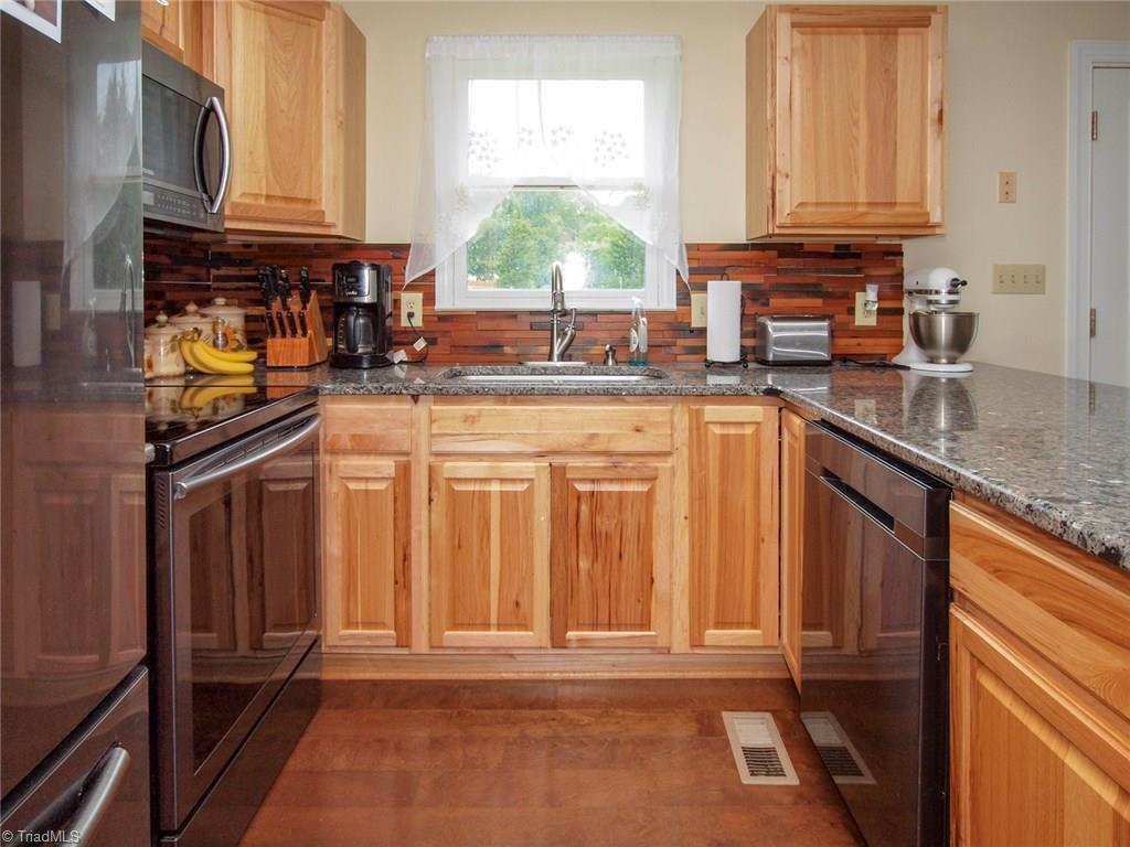 7108 North River Road Oak Ridge, NC 27310 - Photo 4 of 25