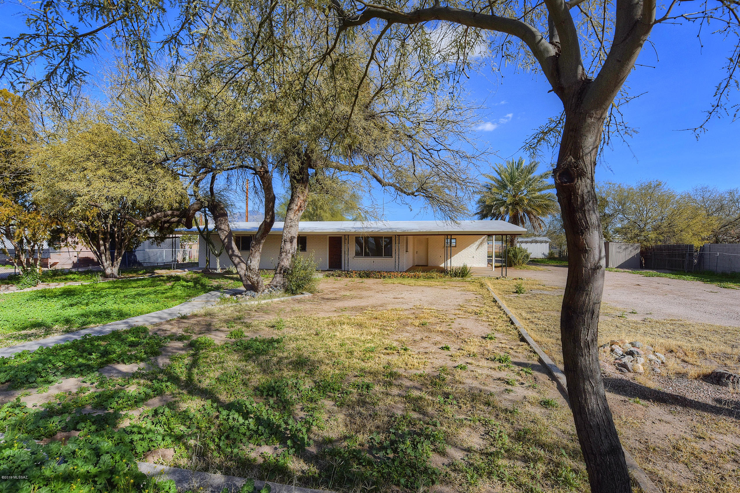 5120 North Shannon Road Tucson, AZ 85705 - Photo 1 of 27 Gallery Image 1