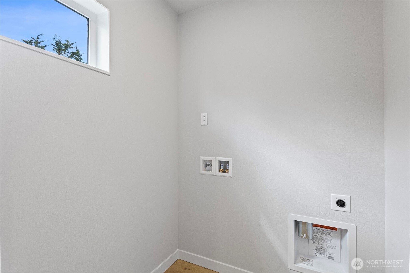 1127 Northwest 58th Street, Unit B Seattle, WA 98107 - Photo 21 of 30 a view of a small space