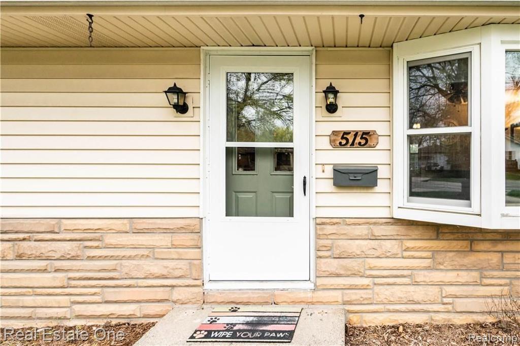 515 Byron Road Howell, MI 48843 - Photo 3 of 24 Gallery Image 3