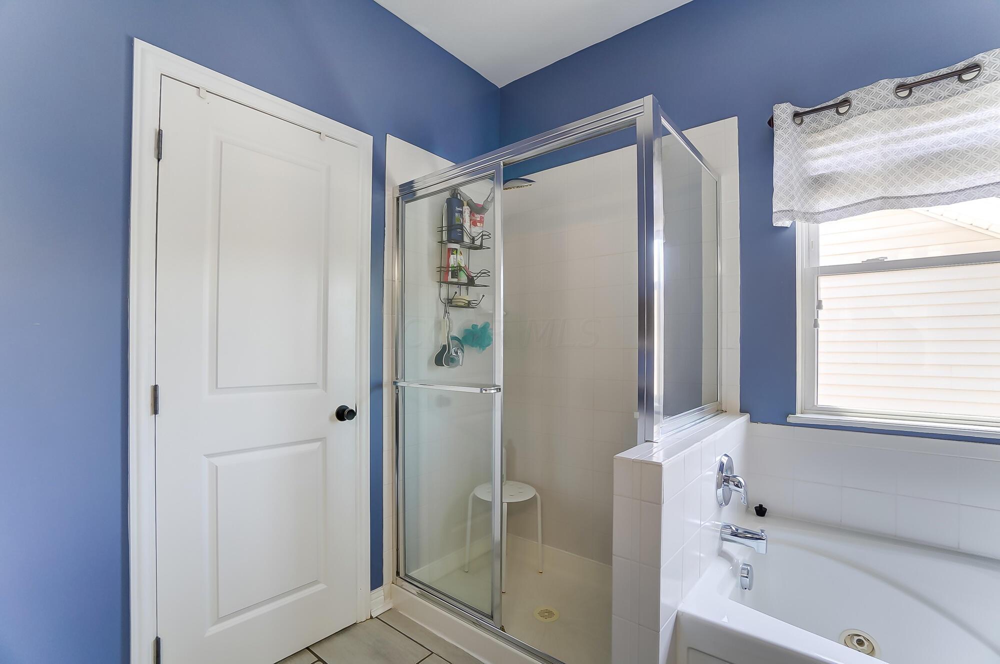 6127 Rackley Way Westerville, OH 43081 - Photo 29 of 55 031
