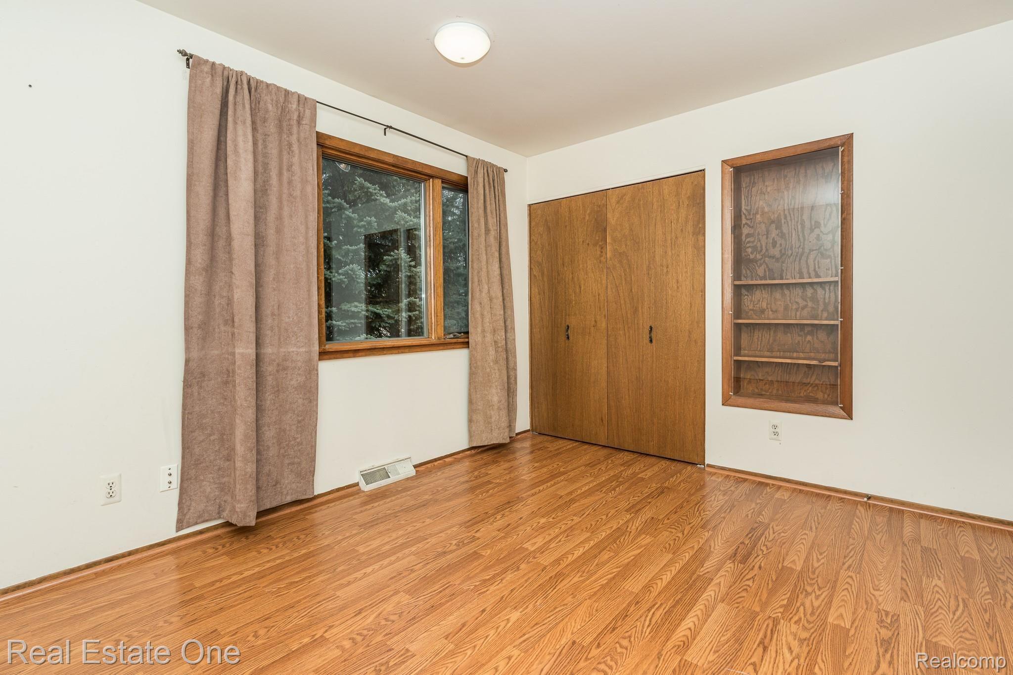 267 Arizona Avenue Rochester, MI 48309 - Photo 24 of 39 Bedroom #2- Second Floor